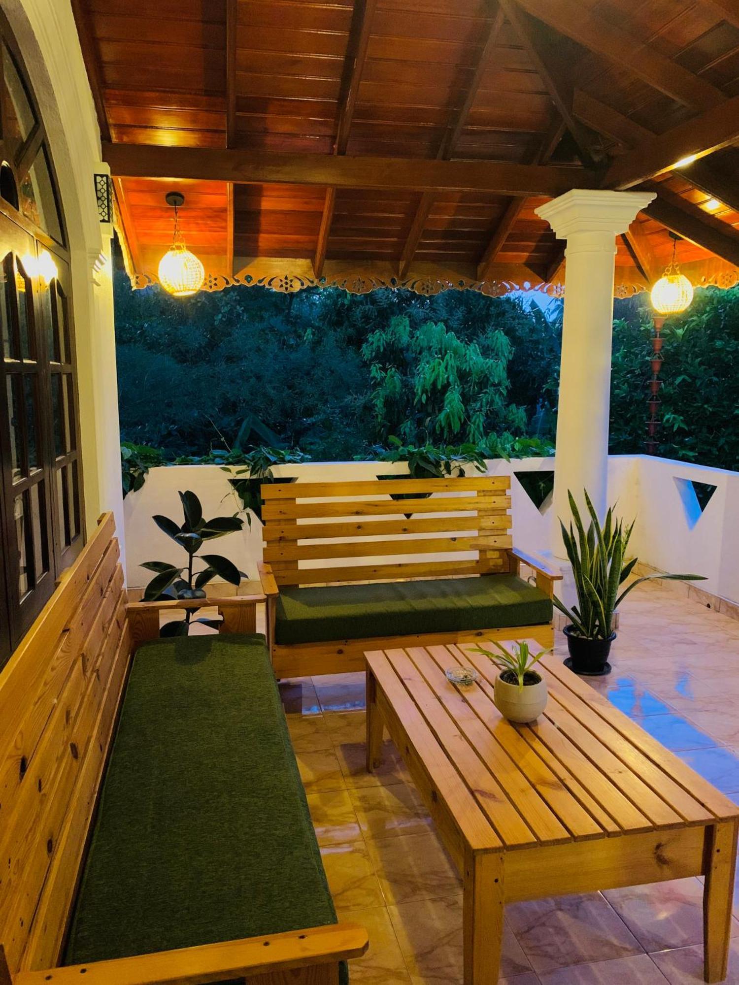 Breeze Bay Villa 디크웰라 외부 사진